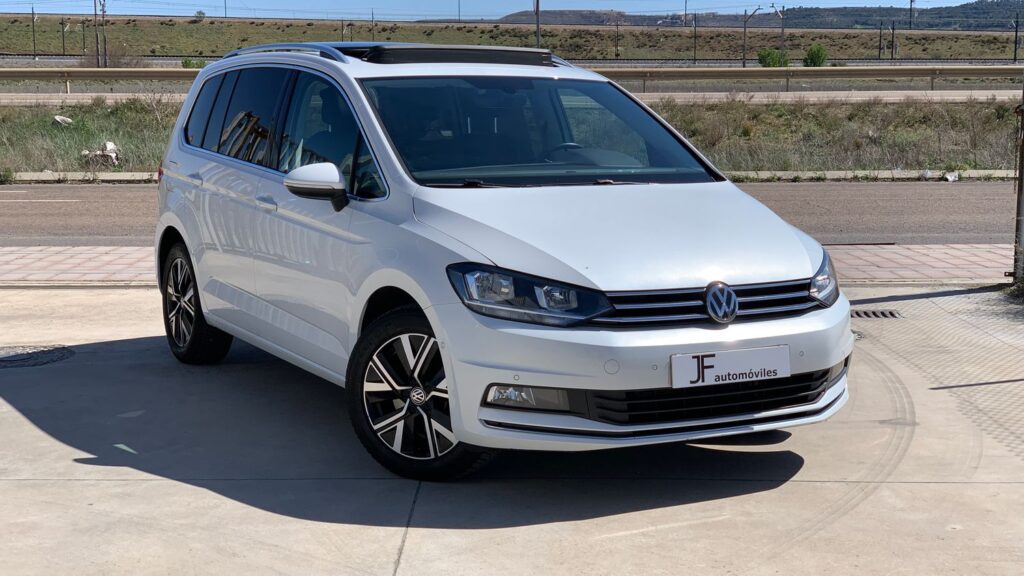 Volkswagen Touran 1.5TSI 150cv Sport en Palencia