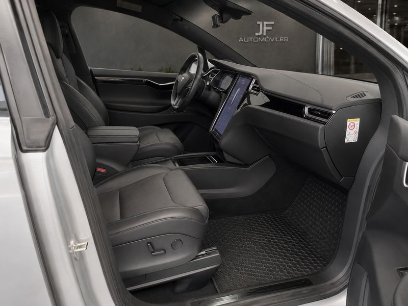 Tesla Model X - Imagen 9